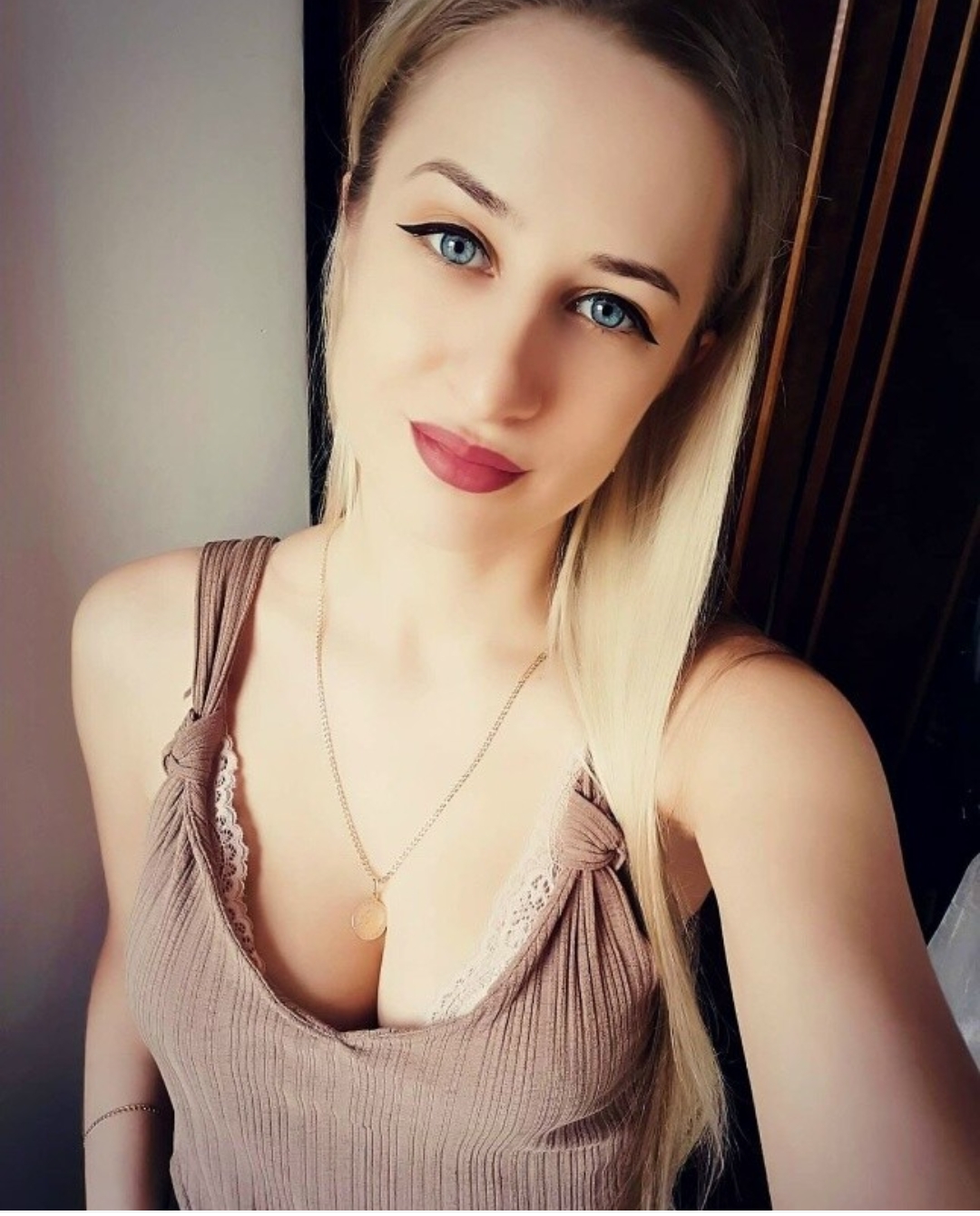 Profil Karolina